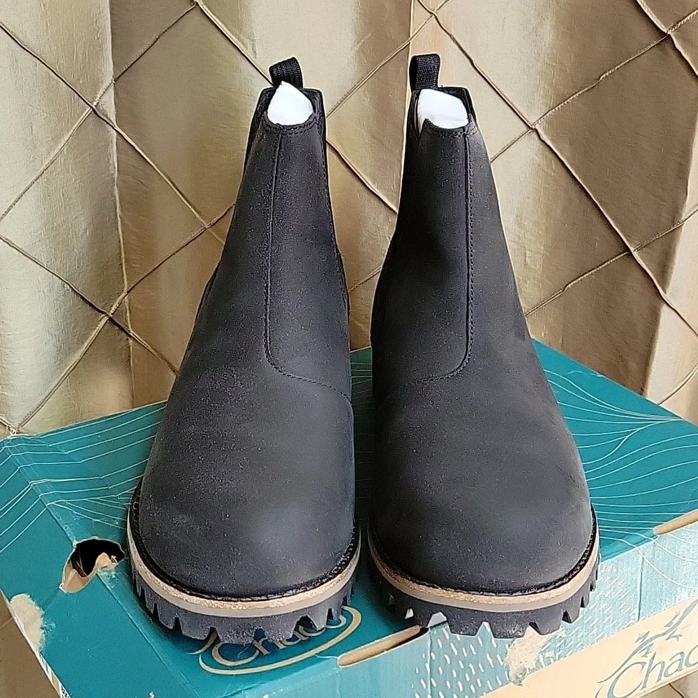 NWOT- Chaco Men's ‘Fields’ Waterproof Leather Chelsea Boot